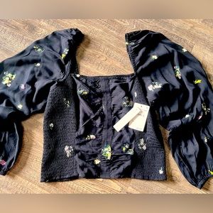 Black baloon sleeve top, new, size S